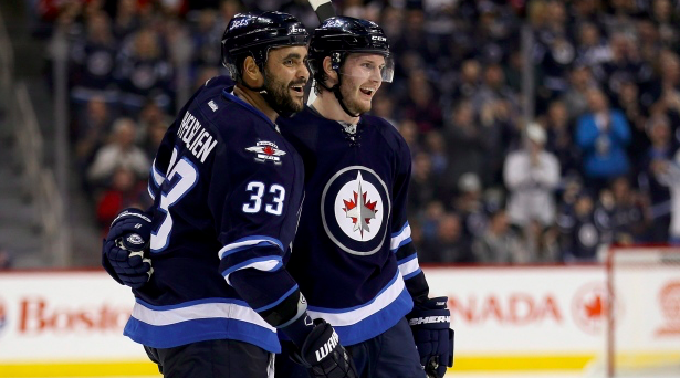Jacob Trouba va se faire CASSER la YEULE par BIG BUFF?