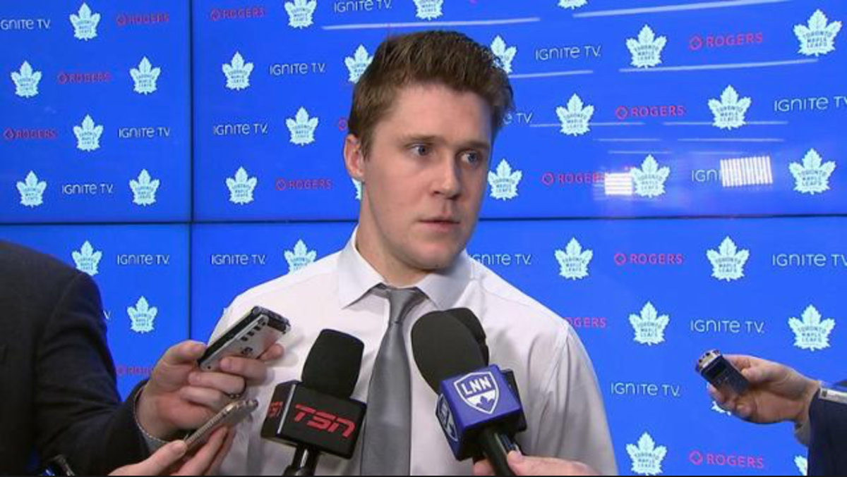 Jake Gardiner ne dit pas non à continuer de jouer au Canada...