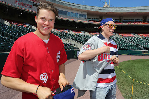 Jesse Puljujarvi avoue qu'il aimerait jouer avec Patrik Laine à Winnipeg...et Montréal...