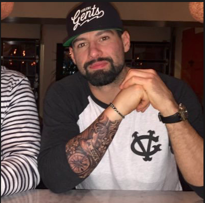 Nate Thompson est un ANCIEN ALCOOLIQUE ÉMU...