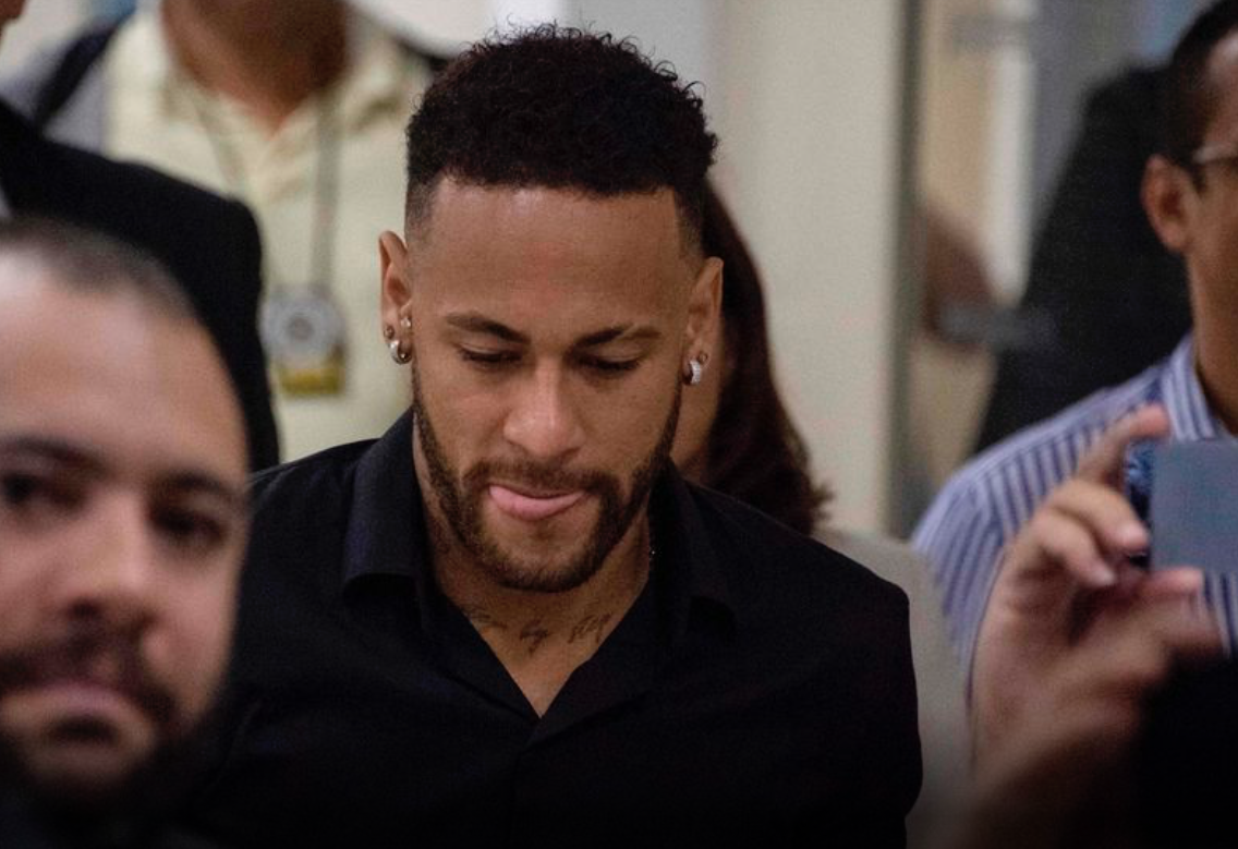 Neymar a-t-il VIOLÉ la jeune femme?