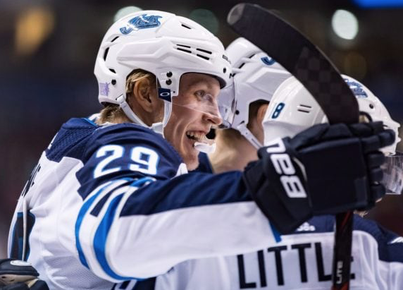Patrik Laine doit revenir sur terre....