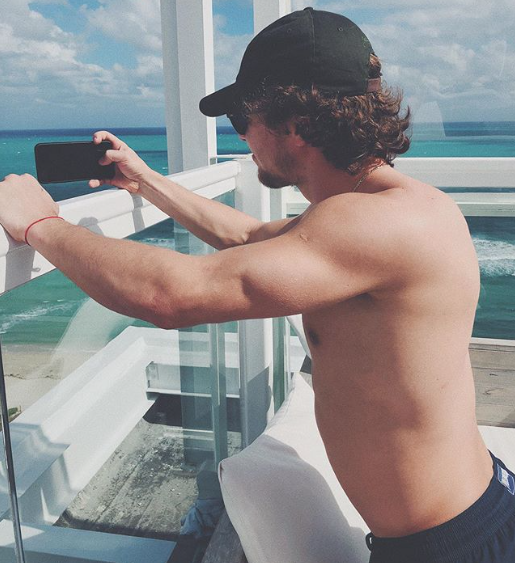 Seulement 3 équipes considérées par Panarin...