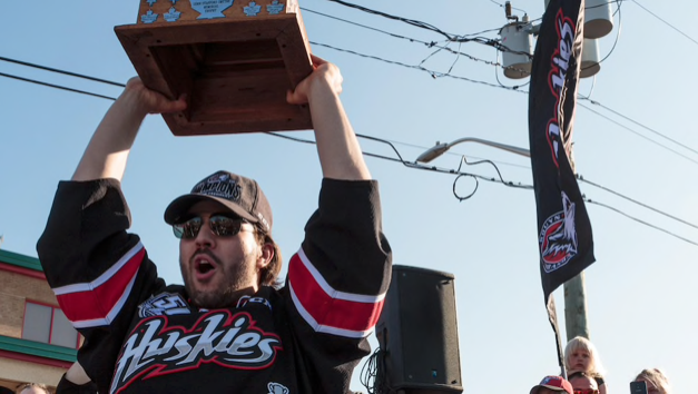 Trois recruteurs disent aux FANS du CH, de se calmer...