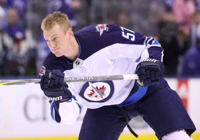 Tyler Myers aussi dans le VISEUR des Canucks....