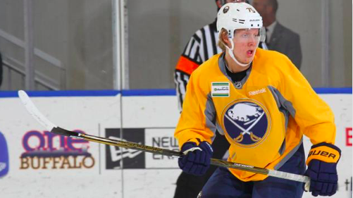 Alex Nylander répond à ceux qui affirment que les Hawks se sont fait VOLER par les Sabres....