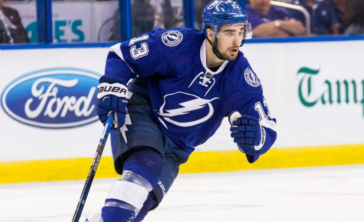Brayden Point passe après Cédric Paquette...