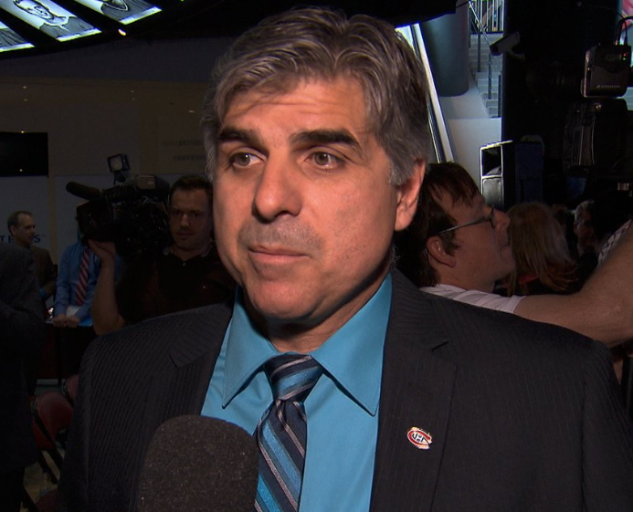 HAHA...Jean-Jacques Daigneault n'ose pas...