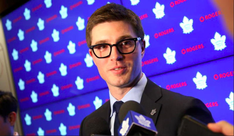 Kyle Dubas attend ses 4 choix de première ronde...