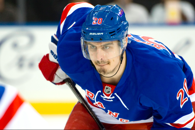 Les rumeurs autour de Chris Kreider EXPLOSENT à New York....