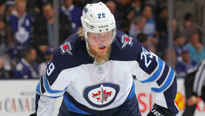Marc Bergevin est prêt à accepter les demandes de Patrik Laine.