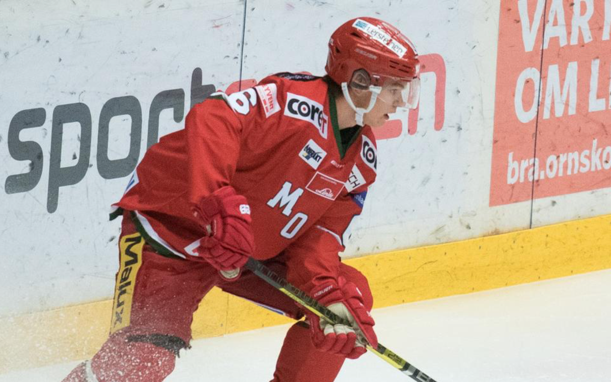 Mattias Norlinder meilleur qu'un défenseur de la LNH avec 700 matchs joués...
