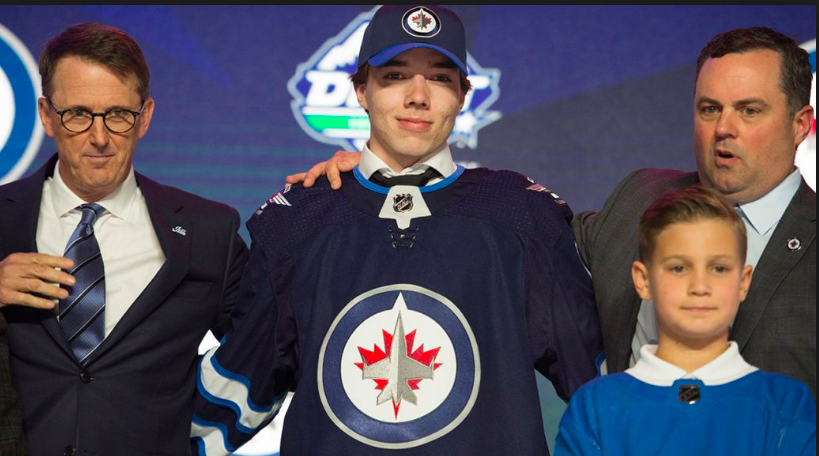 Pendant que le Canada se fait MASSACRER contre la Finlande...