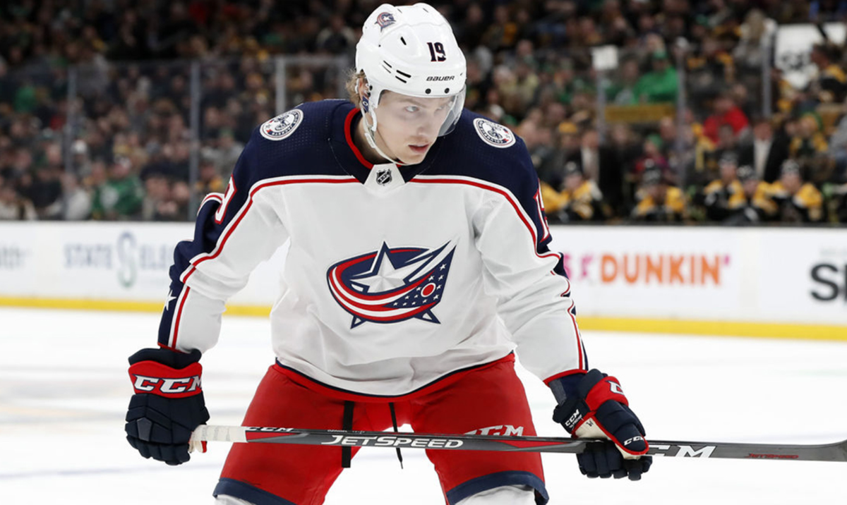 Ryan Dzingel est en train de se faire CROSSER...