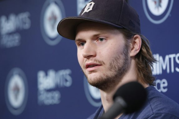 Un contrat de 9 ans pour Jacob Trouba ?