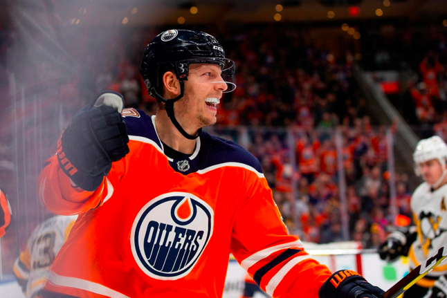 Alex Chiasson ne remercie pas Connor McDavid...