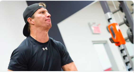 Antoine Roussel avait le choix entre le CH et les Canucks..