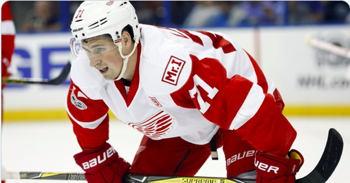 Est-ce que Steve Yzerman veut CASSER Dylan Larkin?