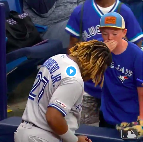 Le fils de Vladimir Guerrero...est tellement FRAIS....