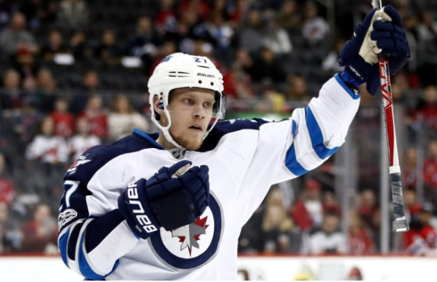 Le Winnipeg Sun continue de lier Nikolaj Elhers...