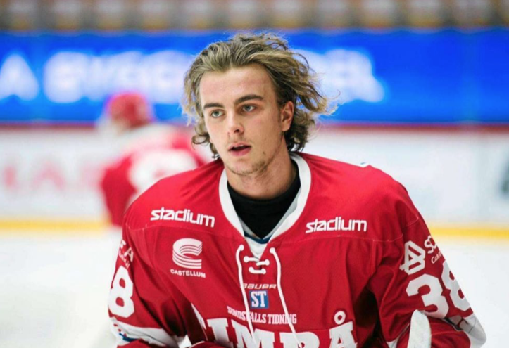 OUCH...Jacob Olofsson se fait tasser par un PLOMBIER...