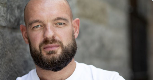 Renaud Lavoie commence à STRESSER...