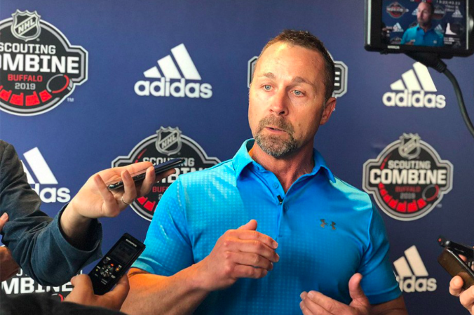 Trevor Timmins SNOBÉ par le reste de la LNH....
