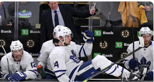 Auston Matthews et Mike Babcock continuent de se VISER...