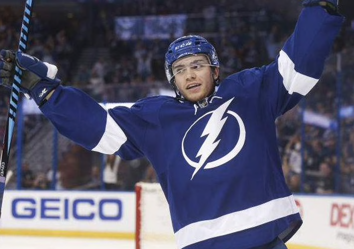 Brayden Point est satisfait en sale...