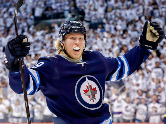 C'est RÉGLÉ entre Patrik Laine et les Jets...