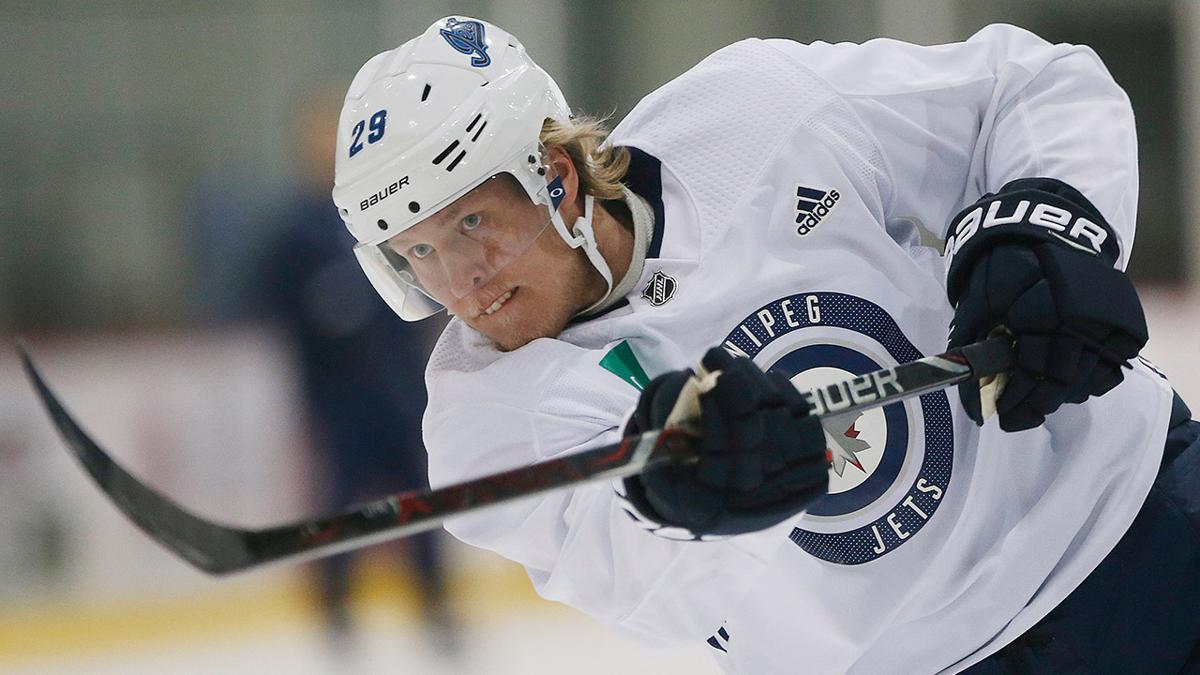 C'est rendu qu'on lie le CH à Patrik Laine....même en Suisse...