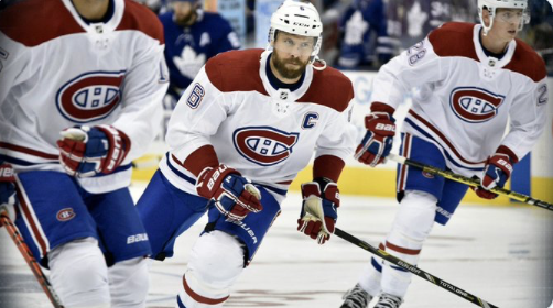 Comme un ADO qui est entre le GOTHIQUE et le PUNK...