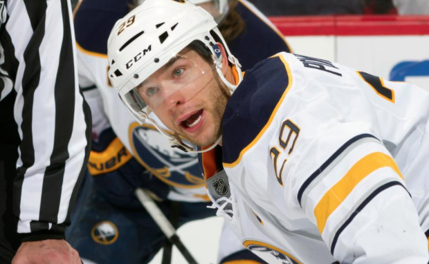 ESSAI au camp du CH: pas juste Jason Pominville qui a reçu une offre....