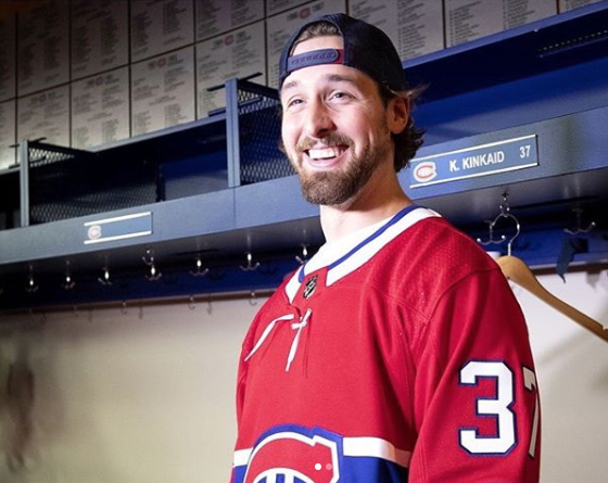 HAHA...La ville de Montréal est bien représentée sur le masque de Keith Kinkaid...