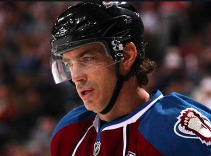 Joe Sakic a perdu sa bataille..mais...