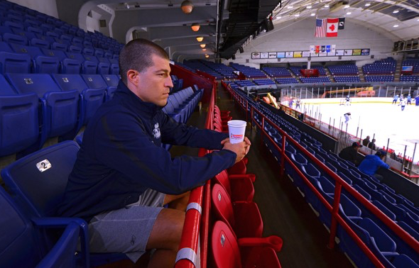 Julien Brisebois met Kyle Dubas dans sa petite poche..