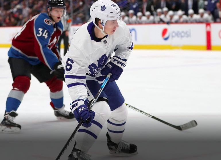 Mitch Marner ne pourra s'entraîner qu'avec les Lions de Zurich à partir du 12 septembre...