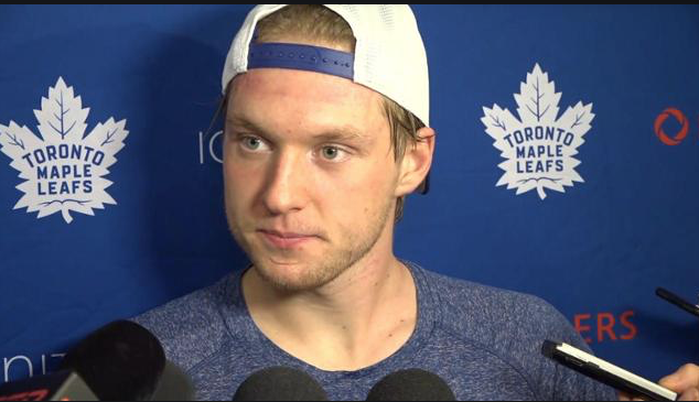 Pas un FAKE DÉFENSEUR OFFENSIF comme Victor Mete....