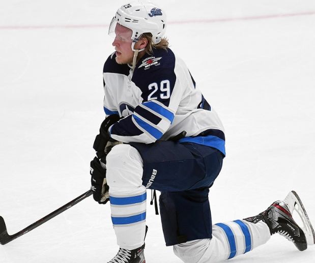 Patrik Laine continue de foutre la merde...