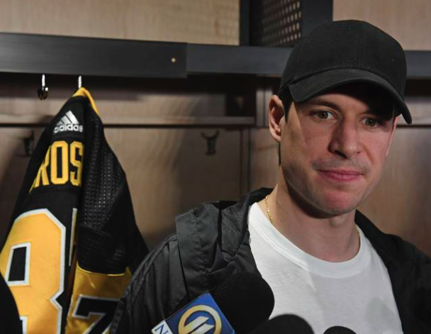 WOW...Sidney Crosby parle en français au francophones de l'équipe...