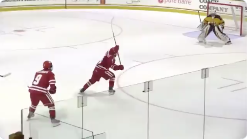 Cole Caufield frappe encore !!!