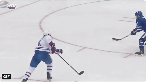 Il continue d'aider les joueurs des Leafs...
