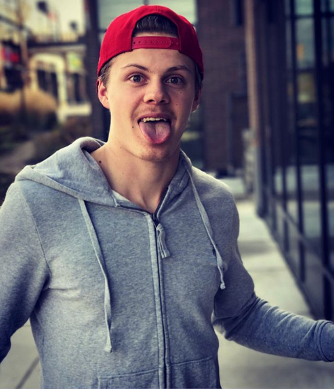 Kasperi Kapanen est encore plus CAVE qu'il en a l'air....