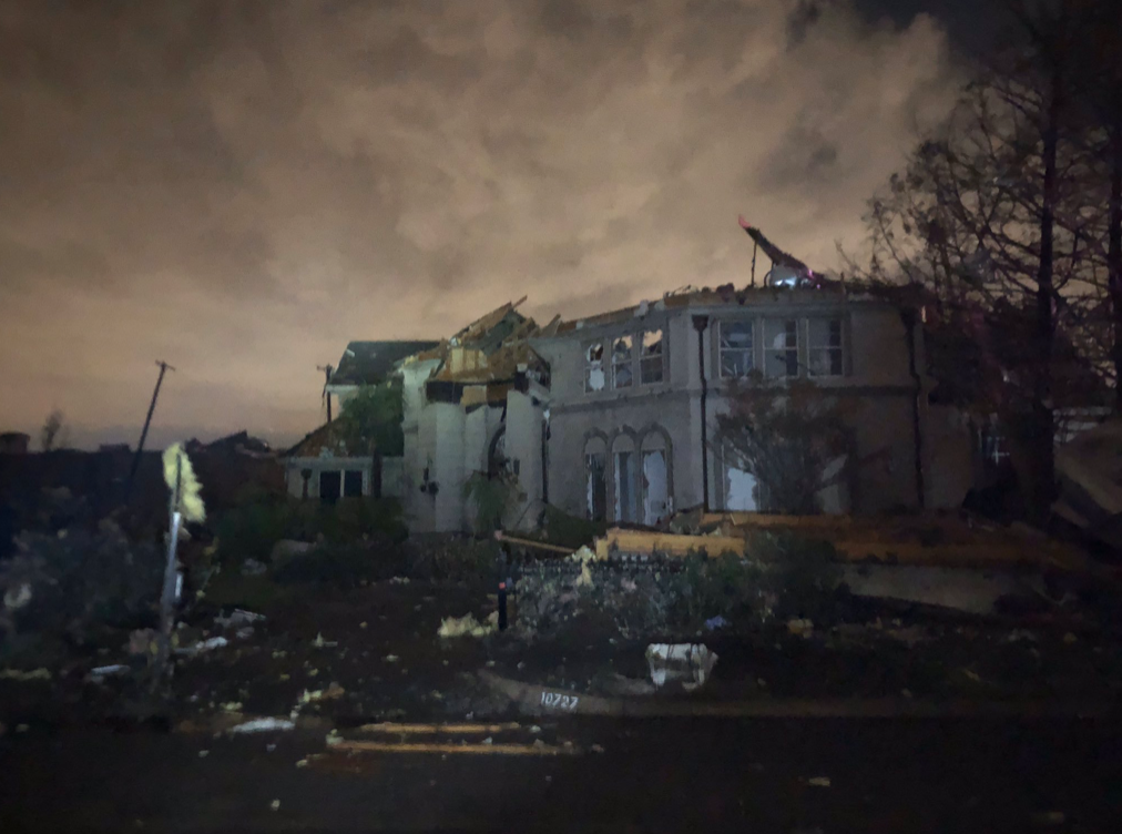 Les gens pensaient que la maison de Tyler Seguin avait été DÉTÙRUITE dans une TORNADE..