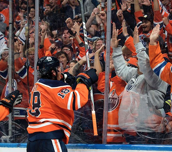 Pendant que Milan Lucic donne des 