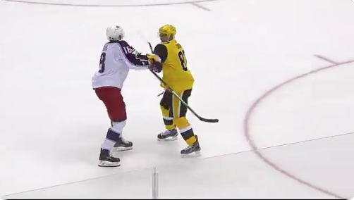 WOW...Crosby qui se bat contre Pierre-Luc Dubois...