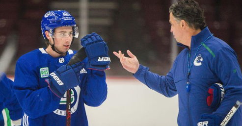 Comment Trevor Timmins peut-il encore avoir sa JOB????