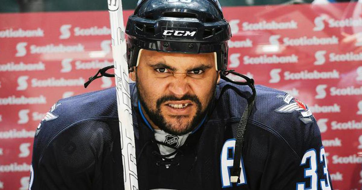 La saga Dustin Byfuglien est en train de déraper...