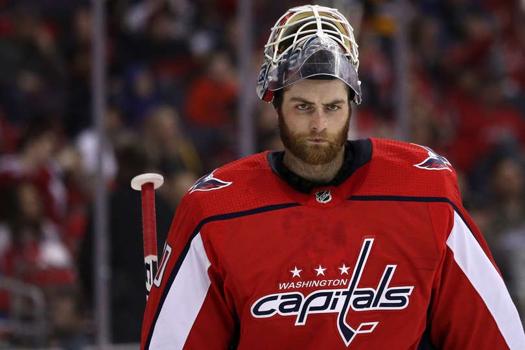 OUCH...Les Capitals ont averti Braden Holtby...