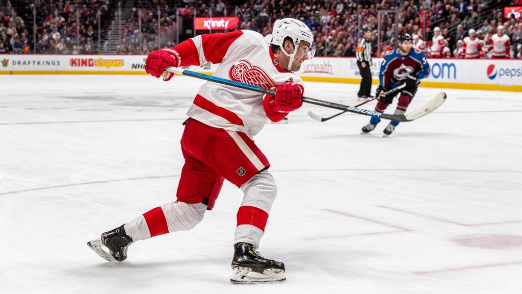 Filip Zadina est en train d'humilier KK...